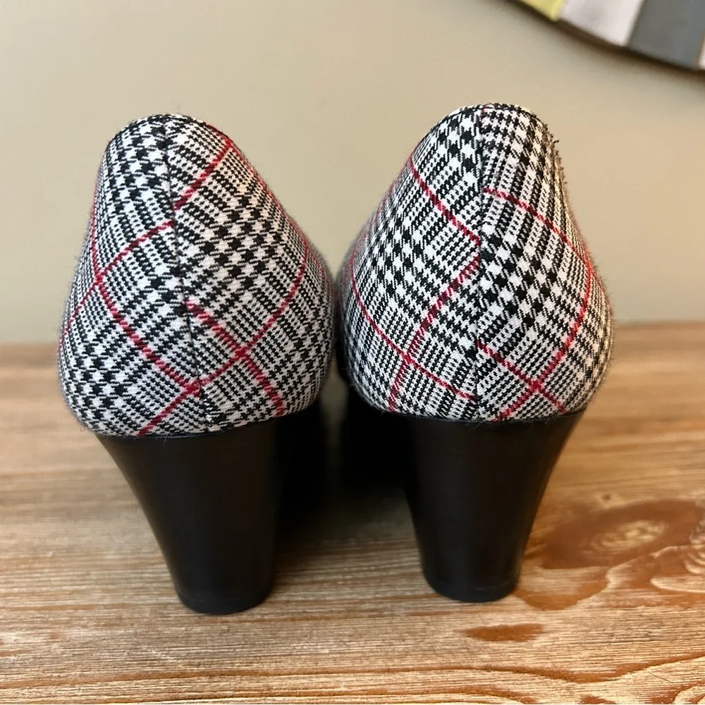 TALBOTS LACEY PLATFORM WEDGE - HEEL RED, BLACK & WHITE PLAID